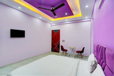 هتل Oyo 82107 Golden Inn