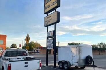 هتل Tomahawk Motor Lodge