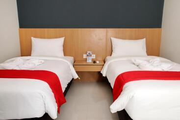 Kiyana Premiere Hotel Batang