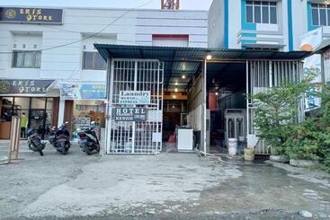 Oyo 93485 Hotel Kenzie Sentani