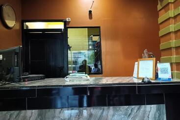 Oyo 93485 Hotel Kenzie Sentani