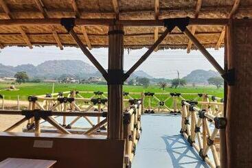 پانسیون Mowgli S Cafe Hampi & Guest House