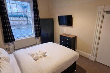 پانسیون Rooms In Wakefield City Centre