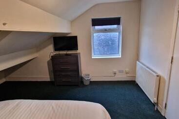 پانسیون Rooms In Wakefield City Centre