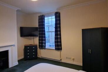 پانسیون Rooms In Wakefield City Centre