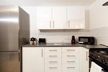 پانسیون Cosy And Chic Ensuites In Oldham Sociable House