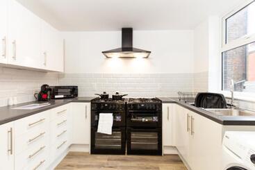 پانسیون Suite 7   Family Room In The Heart Of Oldham