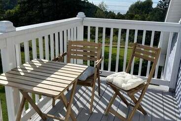 پانسیون Tides Inn Guest Suites