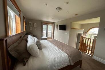 پانسیون Tides Inn Guest Suites