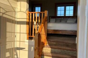 پانسیون Tides Inn Guest Suites
