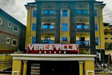 پانسیون Verla Villa Estate