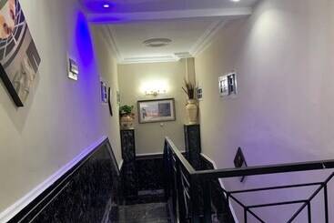 پانسیون Verla Villa Estate