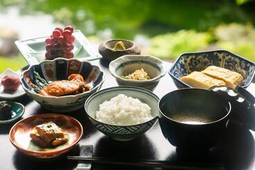 ریوکان 川魚・山菜料理　和田屋