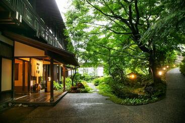 ریوکان 川魚・山菜料理　和田屋