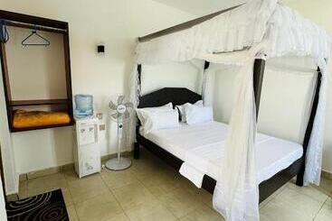 Tulivu Suites Diani