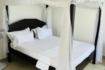Tulivu Suites Diani