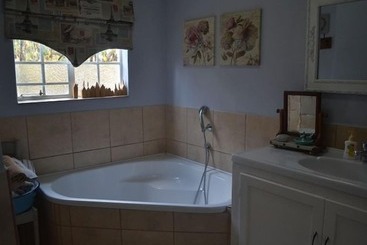 Ambleside Clarens Self Catering Cottages