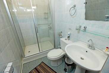 تختخواب و صبحانه Salom Inn