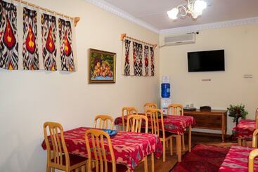 تختخواب و صبحانه Salom Inn