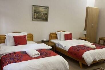 تختخواب و صبحانه Salom Inn
