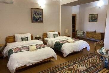 تختخواب و صبحانه Salom Inn