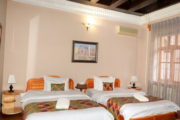 تختخواب و صبحانه Salom Inn
