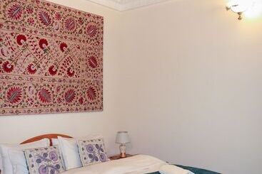 تختخواب و صبحانه Salom Inn