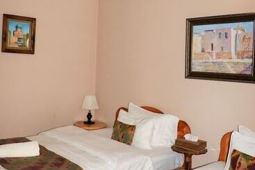 تختخواب و صبحانه Salom Inn