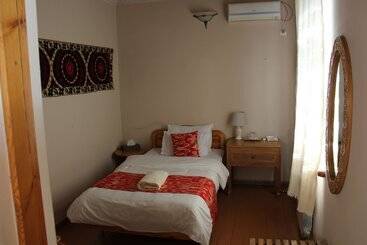 تختخواب و صبحانه Salom Inn