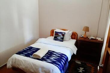 تختخواب و صبحانه Salom Inn