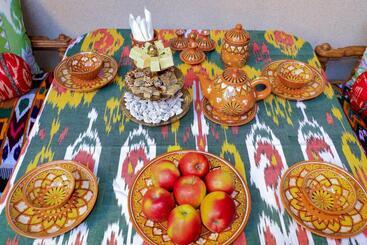 تختخواب و صبحانه Salom Inn