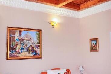 تختخواب و صبحانه Salom Inn