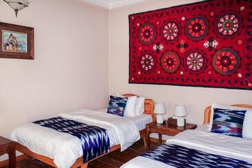 تختخواب و صبحانه Salom Inn