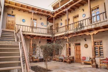 تختخواب و صبحانه Salom Inn