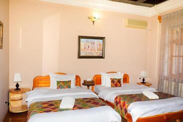 تختخواب و صبحانه Salom Inn