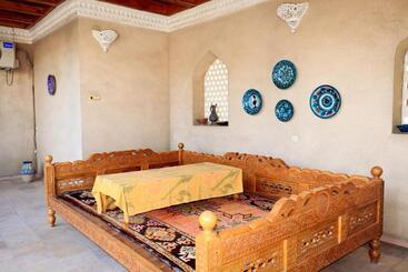 تختخواب و صبحانه Salom Inn