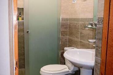 تختخواب و صبحانه Salom Inn