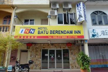 هتل Batu Berendam Inn