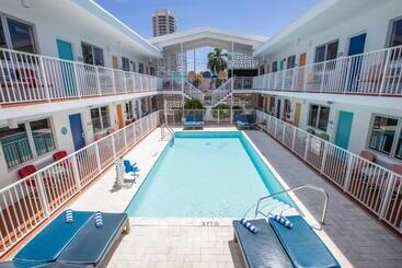 Waterside Hotel And Suites