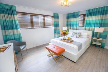 Waterside Hotel And Suites