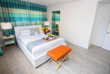 Waterside Hotel And Suites