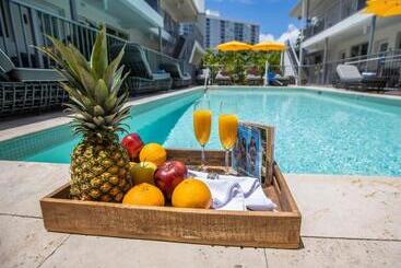 Waterside Hotel And Suites
