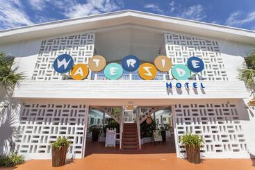 Waterside Hotel And Suites