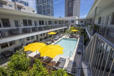Waterside Hotel And Suites