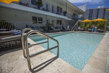 Waterside Hotel And Suites
