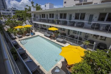 Waterside Hotel And Suites