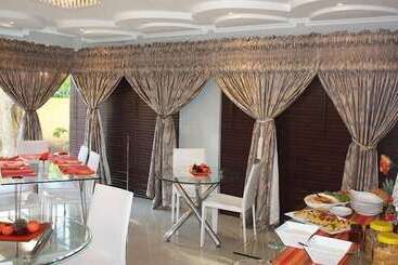 پانسیون Ezulwini Guest House