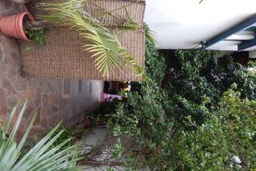 پانسیون Jacaranda Guesthouse