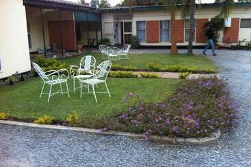 پانسیون Kuku Royal Lodge