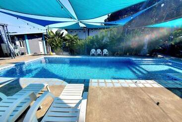 هاستل Hidden Palms Inn And Resort